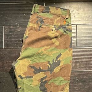 Polo Ralph Lauren
Camouflage pants
32x32